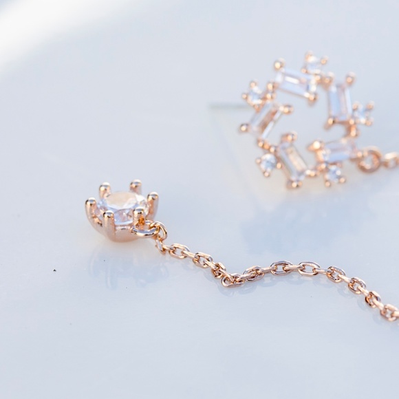 Rose gold crystal linear drop earrings - Picture 5 of 6